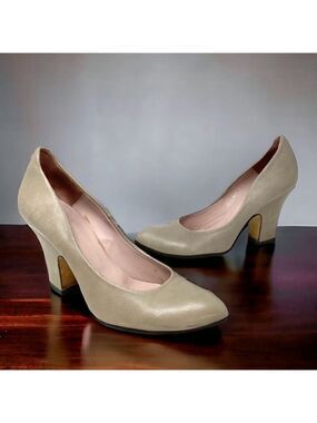 AUDLEY London Tan Leather Court Shoes Size 38